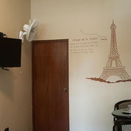 Hostal Carlos Tenaud Λίμα Εξωτερικό φωτογραφία