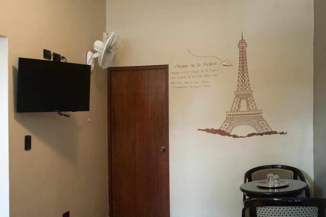 Hostal Carlos Tenaud Λίμα Εξωτερικό φωτογραφία